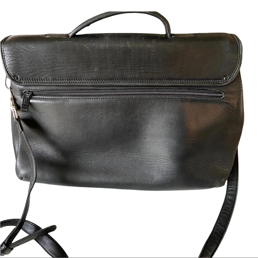 Tumi Black Leather Crossbody Messenger Bag Lock and Keys included. - Picture 2 of 12